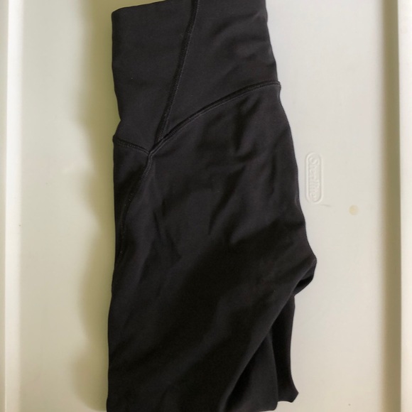 Sz 4 Lululemon Capri tights - Picture 1 of 3
